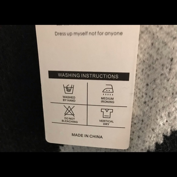 Angashion zebra print sweater size small new with tags - Picture 4 of 5